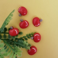 3D platte rode appel-tomaat mini fruitcharms voor telefoonhoesjes, sleutelhangers, knutselwerkjes, schattige accessoires