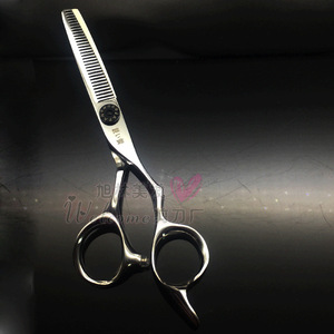Tijeras profesionales de peluquería, tijeras planas de 6,0 pulgadas para diestros, tijeras plateadas para estilistas, fabricadas en Zhangjiagang - Product Image 4