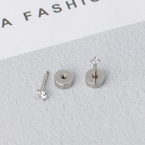 Gioielli Non appannati Helix <span class=keywords><strong>Tragus</strong></span> cartilagine vite orecchino posteriore piatto in acciaio inossidabile piccolo orecchino a bottone CZ <span class=keywords><strong>per</strong></span> gioielli Piercing all'orecchio - Product Image 3