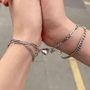 Pulsera con cadena de Metal para hombre y mujer, brazalete ajustable de doble capa, versión coreana, con corazón magnético, para parejas, 2022