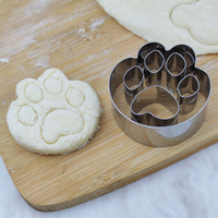 Moules à biscuits de dessin animé 3D Animal chien os patte en acier inoxydable forme de rayure moule de coupe broyeur de cuisson créatif Cutter 2 pièces