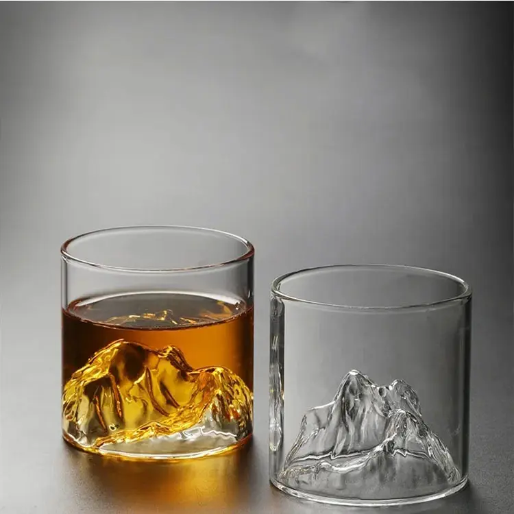 Tazza di vino per whisky da tè in vetro freddo chiaro con Design creativo di montagna soffiato a mano