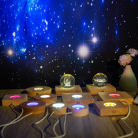Base d'affichage en verre cristal à LED en bois avec résine laser 3D Art Design moderne Lumière chaude à intensité variable pour la maison et le PC Alimenté par USB
