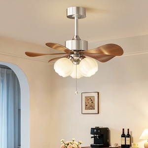Ventilador de techo retro francés con aspas de imitación madera y pantallas de cristal para restaurante y dormitorio, diseño silencioso integrado - Product Image 2