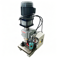 Machine à riveter pneumatique pour supports métalliques et diverses pièces de quincaillerie