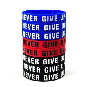 Youmigift Cadeaux Personnalisés Bracelet en Silicone Caoutchouc Personnalisé Bijoux Sportifs Bracelet de Poignet Homme Gravé - Product Image 1