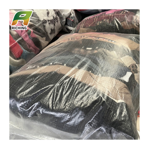 Ropa Usada de Marca Grado A en Pacas, Ropa Vintage de Segunda Mano al por Mayor para Reventa en Europa y Sudamérica - Product Image 1
