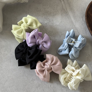 Accessoire de <span class=keywords><strong>Coiffure</strong></span> Nœud Doux en Satin Couleur Unie Petite Pince Requin pour <span class=keywords><strong>Coiffure</strong></span> de Princesse Clip Latéral Fait Main pour Femme - Product Image 3