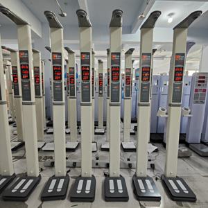 Balances médicales de taille humaine d'hôpital de <span class=keywords><strong>machine</strong></span> de poids d'IMC pliable - Product Image 5