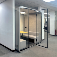 Cabines de réunion insonorisées modernes avec cadre rond en aluminium, mobilier de bureau avec canapé et cabine acoustique
