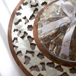 Grossiste ODM Plateaux en bois brillants avec incrustation de nacre brillante pour plateau à chocolat fabriqués au Vietnam - Product Image 3