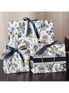 Luxury Clothes Gift Packaging Paper Bags With <b>Ribbon</b> Handle Paper Shopping Bags With Your Own logo - Product Image 4