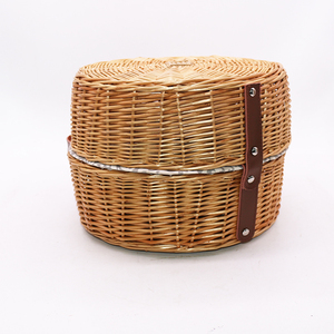 Cesto da Picnic Ecologico in Vimini Intrecciato con Fodera, Contenitore Rotondo con Chiusura in Metallo e Manico in Pelle per Campeggio all'Aperto - Product Image 4