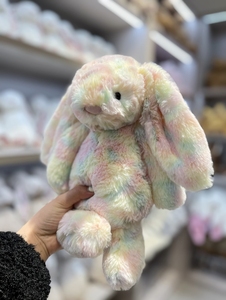 Peluche Jellcatt UK Rainbow Tie Dye Bashful Bunny, jouet en peluche doux avec oreilles tombantes, lapin multicolore pastel - Product Image 5