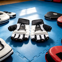 Gants de boxe personnalisés de qualité supérieure, légers et respirants, pour la compétition de kickboxing, avec fermeture, pour adultes