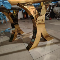 Grande table de mariage ronde en or de luxe, salle de banquet d'hôtel, table de salle à manger en acier inoxydable pour grands événements, en vente