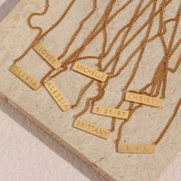 Collier avec plaque de nom minimaliste, bijoux personnalisés, collier en acier inoxydable, bijoux pour femmes