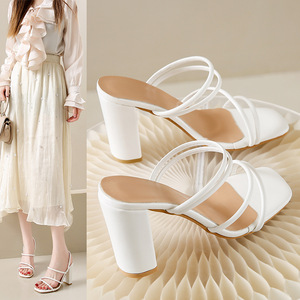 Sandalias de tacón alto con punta en pico y diseño hueco, estilo veraniego, para mujer, ideales para combinar con faldas. - Product Image 4