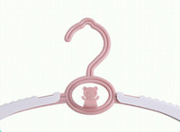 Cintre en tissu réglable pour bébé cintre pliable en plastique pour nouveau-né avec design fonctionnel pour les techniques d'injection de salon