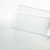 Lámina Sólida de Policarbonato Moderna con Recubrimiento UV - Resistente, Flexible y Durable para Techos Curvos y Cocheras |   Más de 5 años