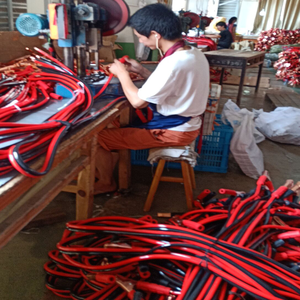 800AMP Car Van Jump Leads 25 Feet Long Car Power Battery Jumper Wires Isolé <span class=keywords><strong>Booster</strong></span> Câbles avec Codé Rouge et Noir - Product Image 6