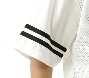 Camiseta Corta de Malla para Hombre, Estilo Deportivo Oversize Vintage, Diseño Liso, Tejido a Rayas, Cuello en V, Camiseta de Fútbol, Streetwear, Personalizable OEM - Product Image 4