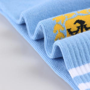 Chaussettes hautes homme décontractées respirantes et de compression pour jeunes filles avec logo personnalisé Chaussettes en nylon à talons hauts pour femmes Chaussettes de basket-ball - Product Image 5