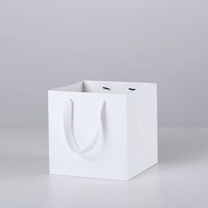 Bolsa de Papel Kraft Cuadrada Personalizada con Logotipo, Bolsa de Embalaje para Ramos de Flores y Pasteles con Asa - Product Image 5