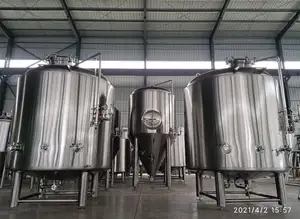 Top Of The Line Hand Crafted 3000L Bright Beer Tank Stainless Steel Material Dished Head And Jacketed Insulation Fully Welded