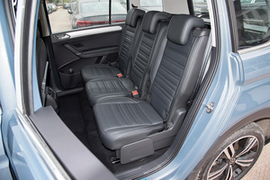 Voiture d'<span class=keywords><strong>occasion</strong></span> essence bon marché Volkswagen <span class=keywords><strong>Touran</strong></span> L MPV 2022, conduite à gauche, automatique, cuir, métal, Euro VI, neuve - Product Image 4