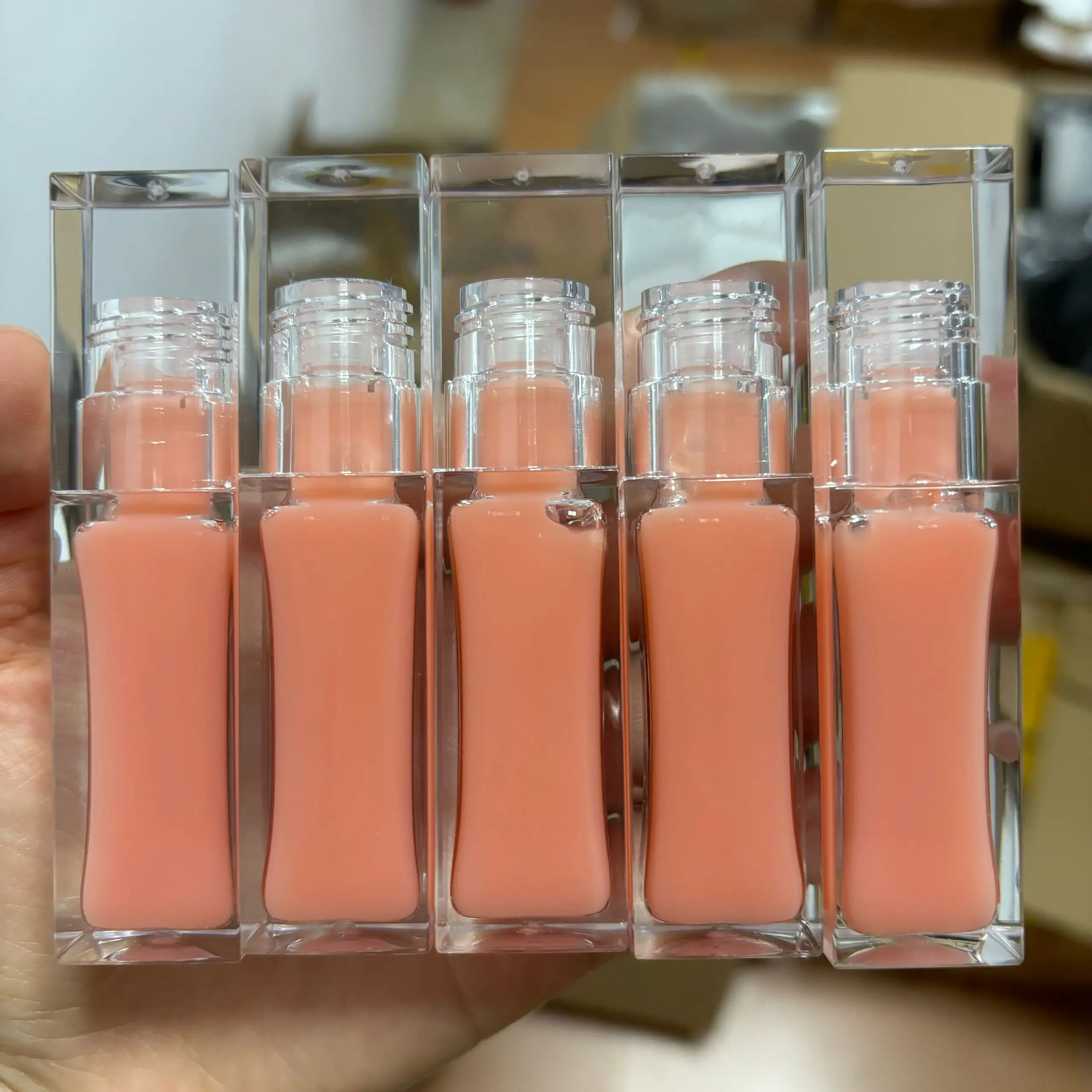 Wählen Sie Ihre eigenen Farben für DIY Schimmer flüssigen Lip gloss Private Label benutzer definierte Logo glänzenden Glitzer klaren Lip gloss mit leeren Tube