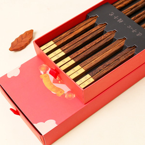 Juego de palillos de madera maciza para el Año del Dragón 2024, regalo auspicioso para el inicio del año, juego de palillos para reuniones familiares, personalizable - Product Image 3