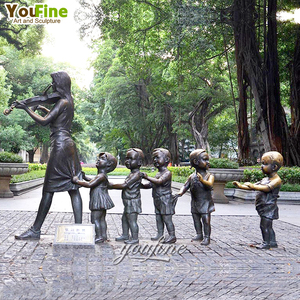 Tượng điêu khắc bằng đồng hiện đại ngoài trời, mô hình giáo viên và trẻ em chơi đàn violin, kích thước như người thật - Product Image 2