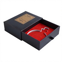 Boîte cadeau pour vin en papier recyclé gaufré avec doublure en éponge, pelliculage mat et revêtement UV pour occasions spéciales, élégante