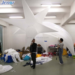 Đi Bộ Diễu Hành Đạo Cụ <span class=keywords><strong>Inflatable</strong></span> Thắp Sáng Sao Con Rối Với Cờ - Product Image 1