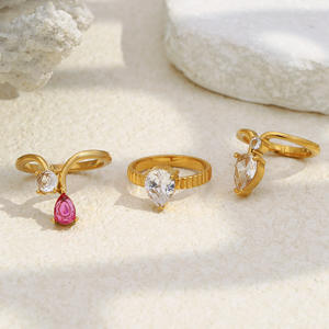 Anillos de Compromiso y Matrimonio Unisex de Acero Inoxidable con Circonita de Alta Calidad, Chapados en Oro de 18K, Regalo al por Mayor - Product Image 2