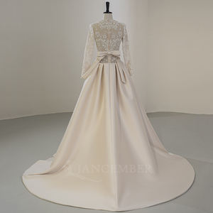 Vestido de Novia Musulmán Moderno NT05, Cuello Alto, Manga Larga, Encaje, Flores de Cristal, Color Champán, Corte en A - Product Image 3