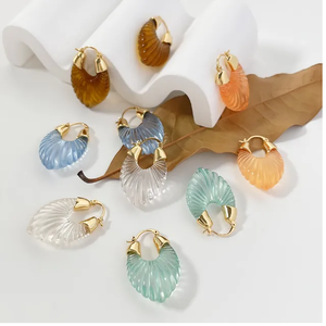 ต่างหูแบบคลาสสิก อะคริลิก โลหะผสมสังกะสี ชุบทอง 14K สำหรับงานปาร์ตี้ งานอีเว้นท์ และลุคทำงานของผู้หญิง - Product Image 4