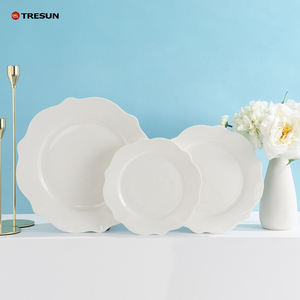 Vente en gros porcelaine fine avec logo personnalisé New Bone China Plats et assiettes de mariage de restaurant d'hôtel de forme irrégulière - Product Image 2