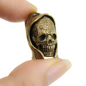 Schädel kopf Regenschirm Seil EDC Zubehör DIY Halloween Dekoration Todes messer Anhänger Schlüssel anhänger - Product Image 1