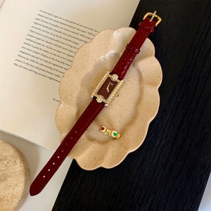 Reloj de Cuarzo Vintage IEKE Rectangular Pequeño para Mujer, Elegante, Sencillo, Moderno y Versátil con Correa de Cuero, Venta al por Mayor - Product Image 6