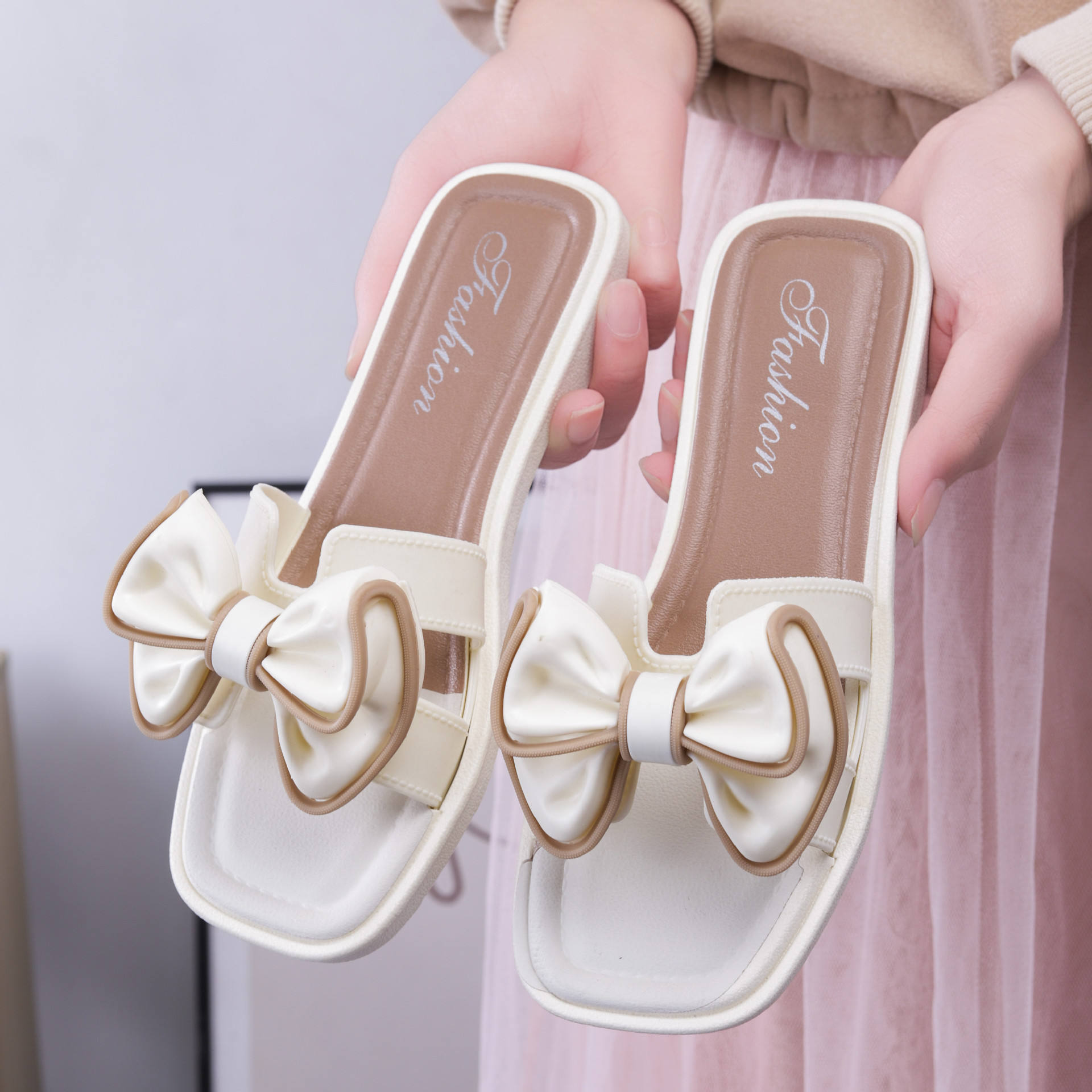 ผีเสื้อสีขาว