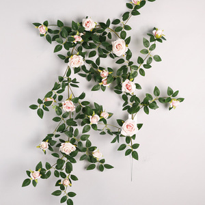 Enredadera de Rosas Artificiales Qihao, Color Rojo, Alta Simulación, Decoración para Bodas, Enredadera Plana para Colgar en la Pared - Product Image 2