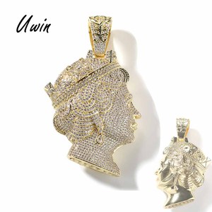 Collana con Ciondolo a Moneta 3D Bifacciale con Ritratto della Regina Elisabetta, Gioielli Hip Hop Iced Out con Zirconia Cubica 5A+ per Uomo - Product Image 1