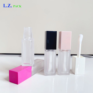 LZ Pack Nuevo Brillo Labial Líquido en Tubo Cuadrado con Brocha Grande, Botella Esmerilada Blanca, Negra, Rosa, 8ml, con Logotipo Personalizado - Product Image 4