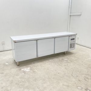Contenitore Termico Multiuso in Acciaio Inox per Mantenere Freschi i Cibi, Ideale per Preparazione Alimenti in Mense e Aree di Ristorazione Istituzionale - Product Image 3
