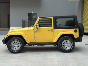 <span class=keywords><strong>Jeep</strong></span> <span class=keywords><strong>Wrangler</strong></span> Sahara Grand espace de chargement Conduite à gauche Boîte de vitesses automatique Turbo Diesel Prix compétitif pour véhicule d'occasion - Product Image 3
