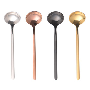Petite cuillère en acier inoxydable de style coréen avec long manche pour café, lait, thé, crème glacée, desserts, finition en métal doré - Product Image 6