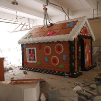 Maison géante en fibre de verre en forme de pain d'épices, grande décoration de Noël pour centre commercial et exposition intérieure, maison de bonbons de Noël