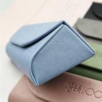 Étui à lunettes portable en cuir PU avec logo personnalisé en relief, résistant aux chocs et à la poussière, coque rigide